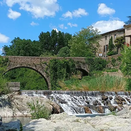 Maison Sur La Riviere بيت للعطل *